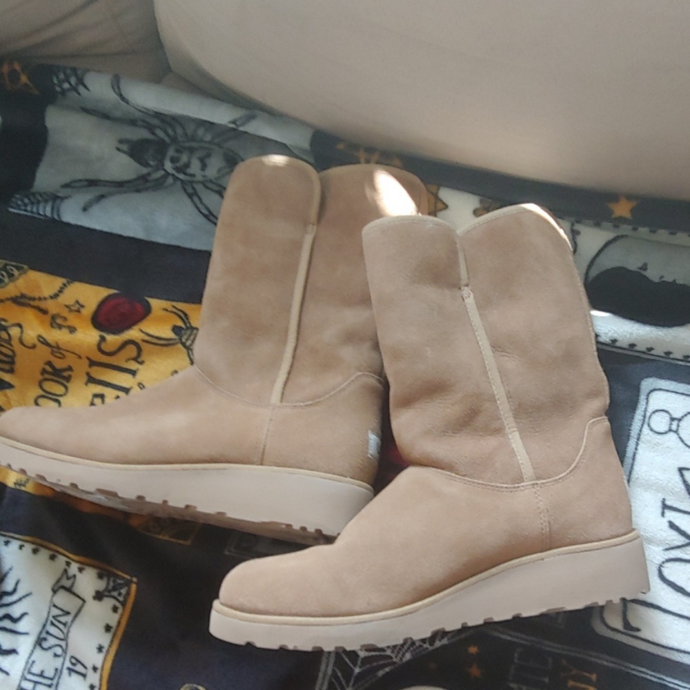 Women's Ugg boots